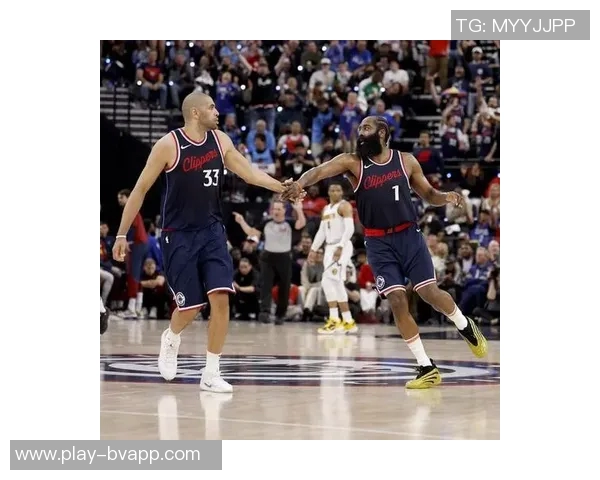 快船首发阵容调整哈登邓恩小琼斯巴图姆祖巴茨迎战缺席的小卡比尔