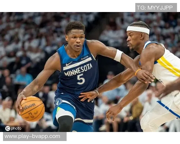 爱德华兹半场状态低迷仅得7分四项数据表现平平引发关注