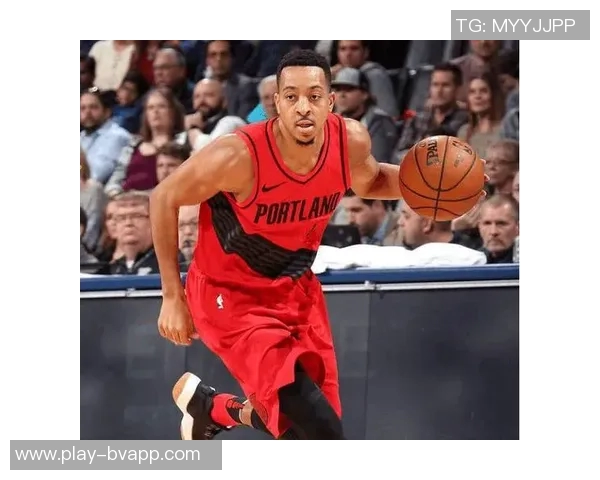 克雷格波特强势突破撤步远投被犯规成功打成3加1 克雷格波特强势突破撤步远投被犯规成功打成3加1