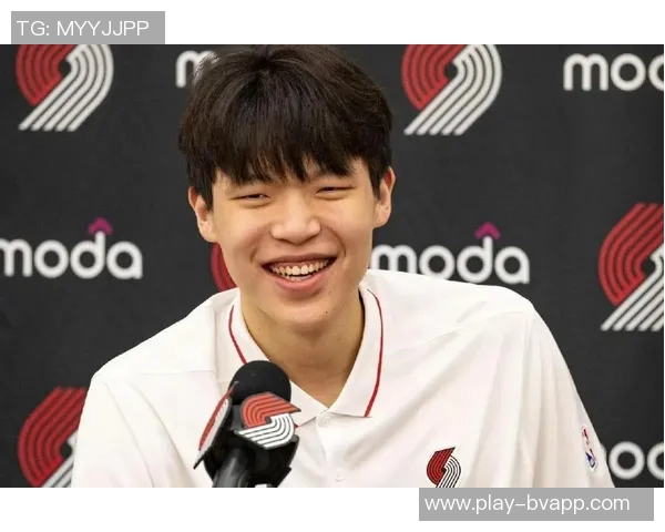 杨瀚森在垃圾时间表现亮眼抢下前场板并送出助攻但默契不足导致失误